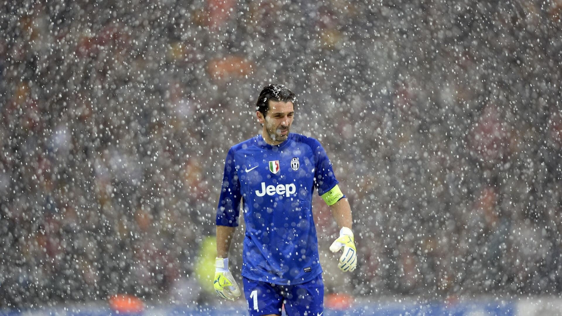 足球娱乐：明星跨界出演电影或综艺带来的流量，明星足球比赛